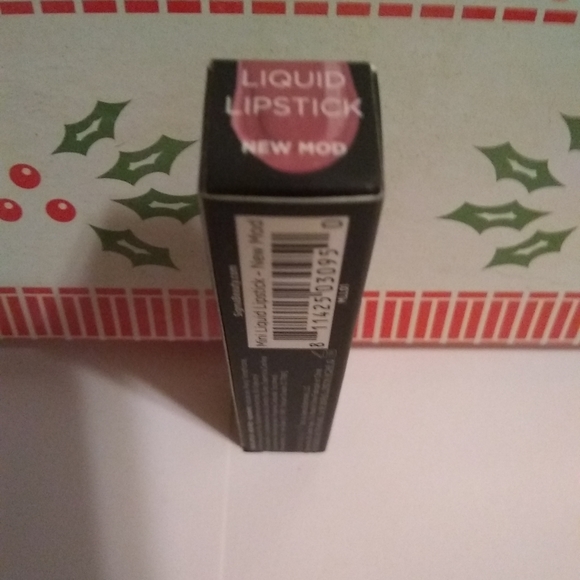 *LIPSTICK LINER LASHES 8-PC MAKEUP KIT & BAG, NIB - Picture 7 of 11